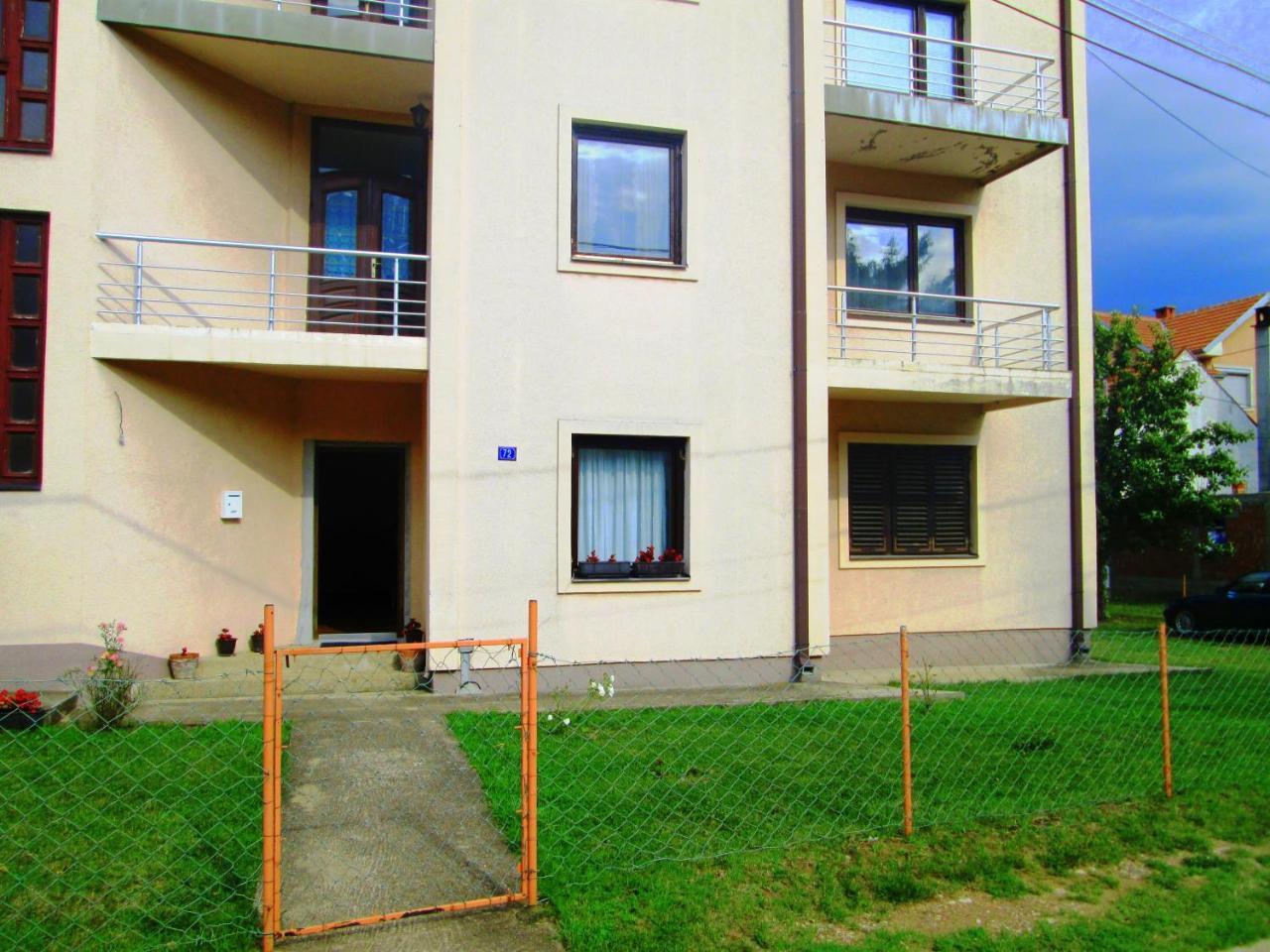 Nis Apartman Exterior photo